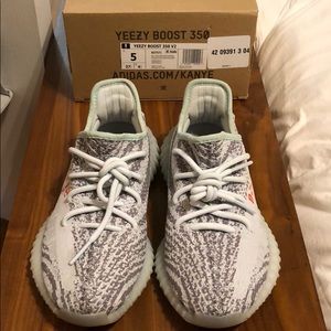 YEEZY BOOST 350 V2 Blue Tints